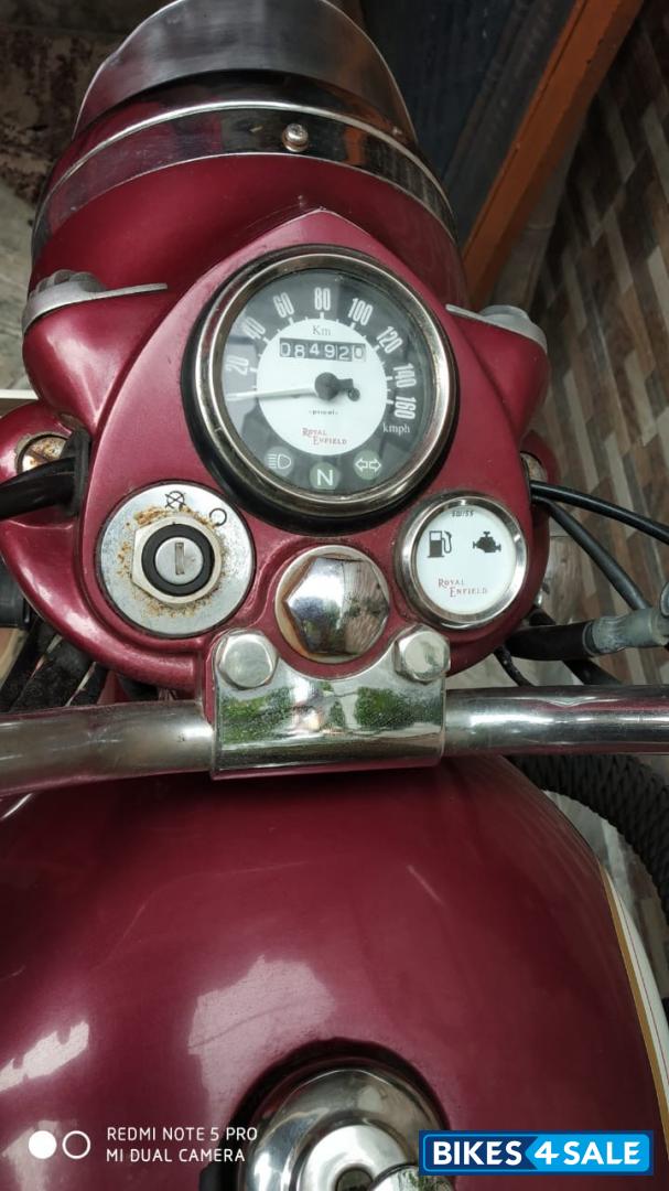 Maroon Royal Enfield Classic 500 Maroon Royal Enfield Classic 500
