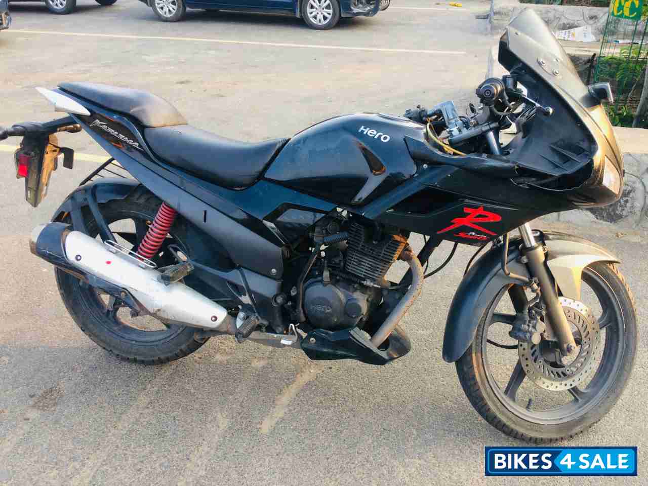 Black Hero Karizma R