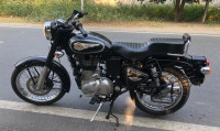 Black Royal Enfield Bullet Standard 500