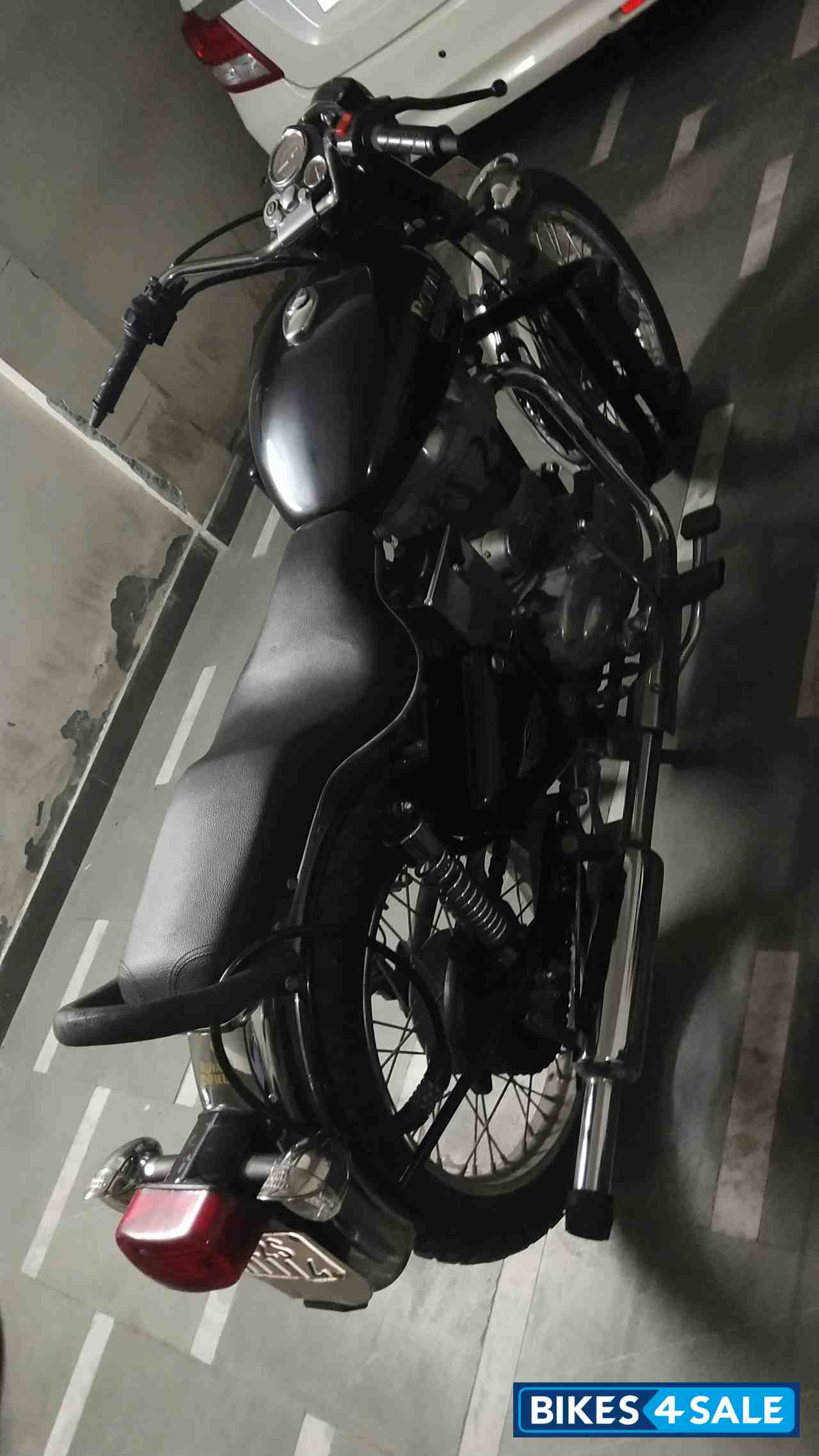 Black Royal Enfield Bullet Electra 5S