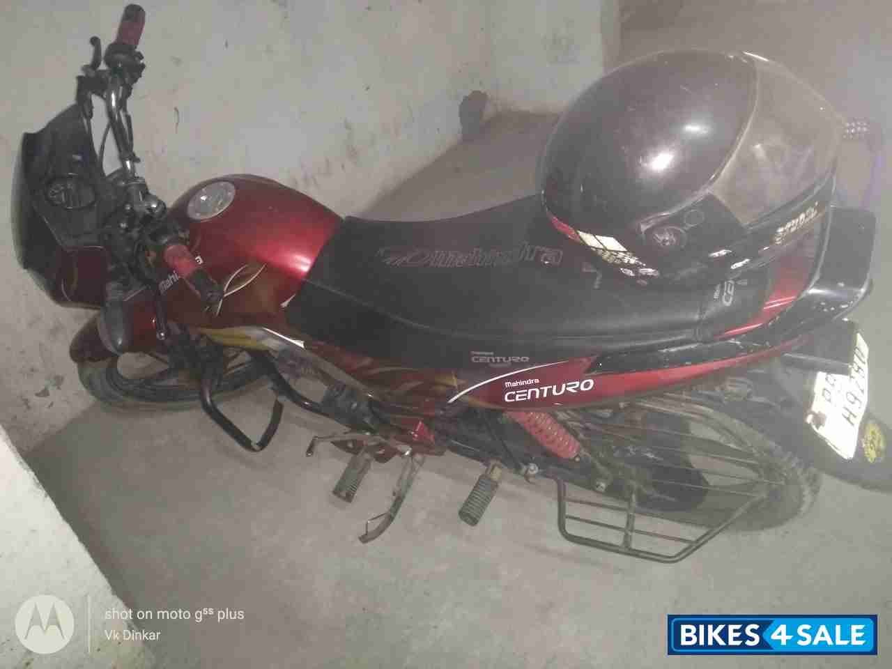 Red Mahindra Centuro