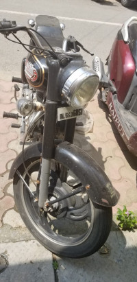 Black Royal Enfield Bullet Standard 350