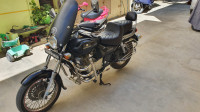 Black Bajaj Avenger 220 DTS-i