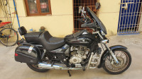Black Bajaj Avenger 220 DTS-i