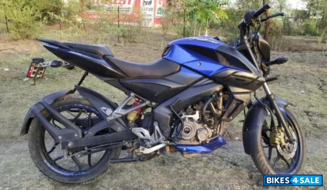 Blue Bajaj Pulsar NS 160