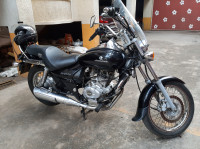 Black Bajaj Avenger 220 DTS-i
