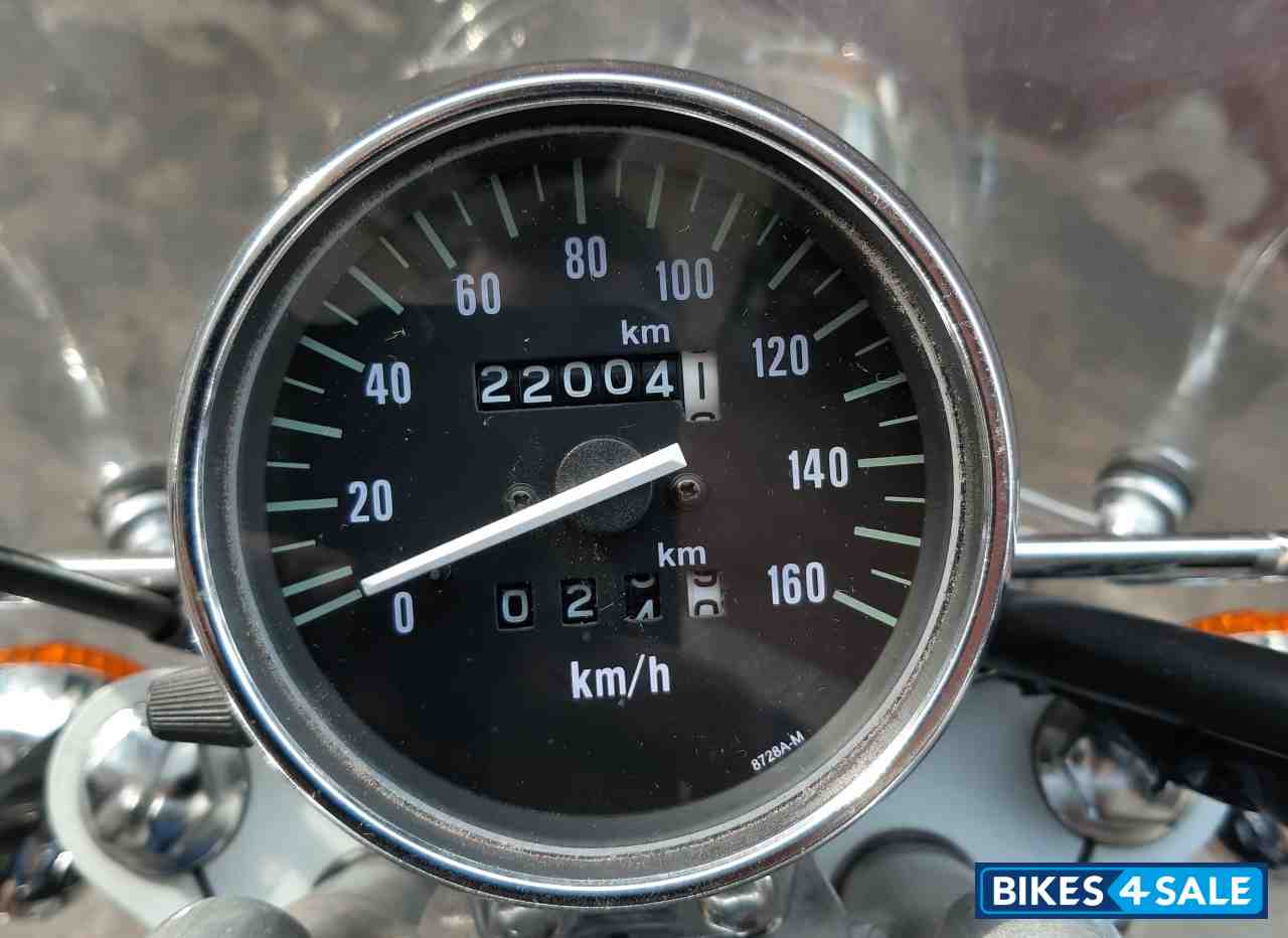 Black Bajaj Avenger 220 DTS-i Black Bajaj Avenger 220 DTS-i