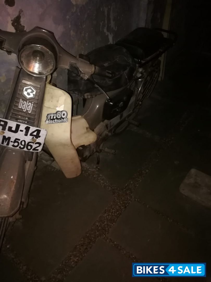 Bajaj M80