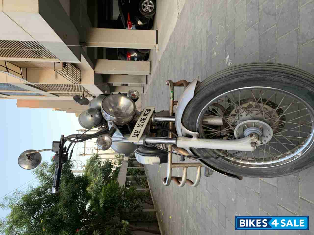 Silver Royal Enfield Thunderbird TwinSpark 350