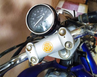 Blue Bajaj Avenger 220 DTS-i