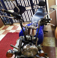 Blue Bajaj Avenger 220 DTS-i
