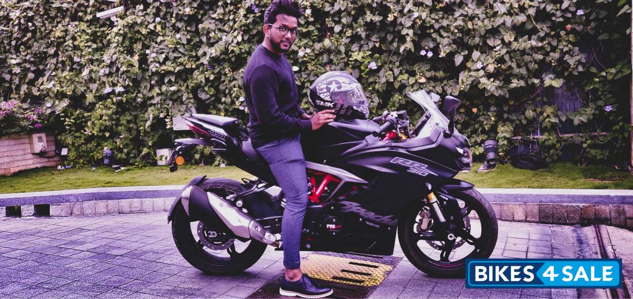 Black TVS Apache RR 310