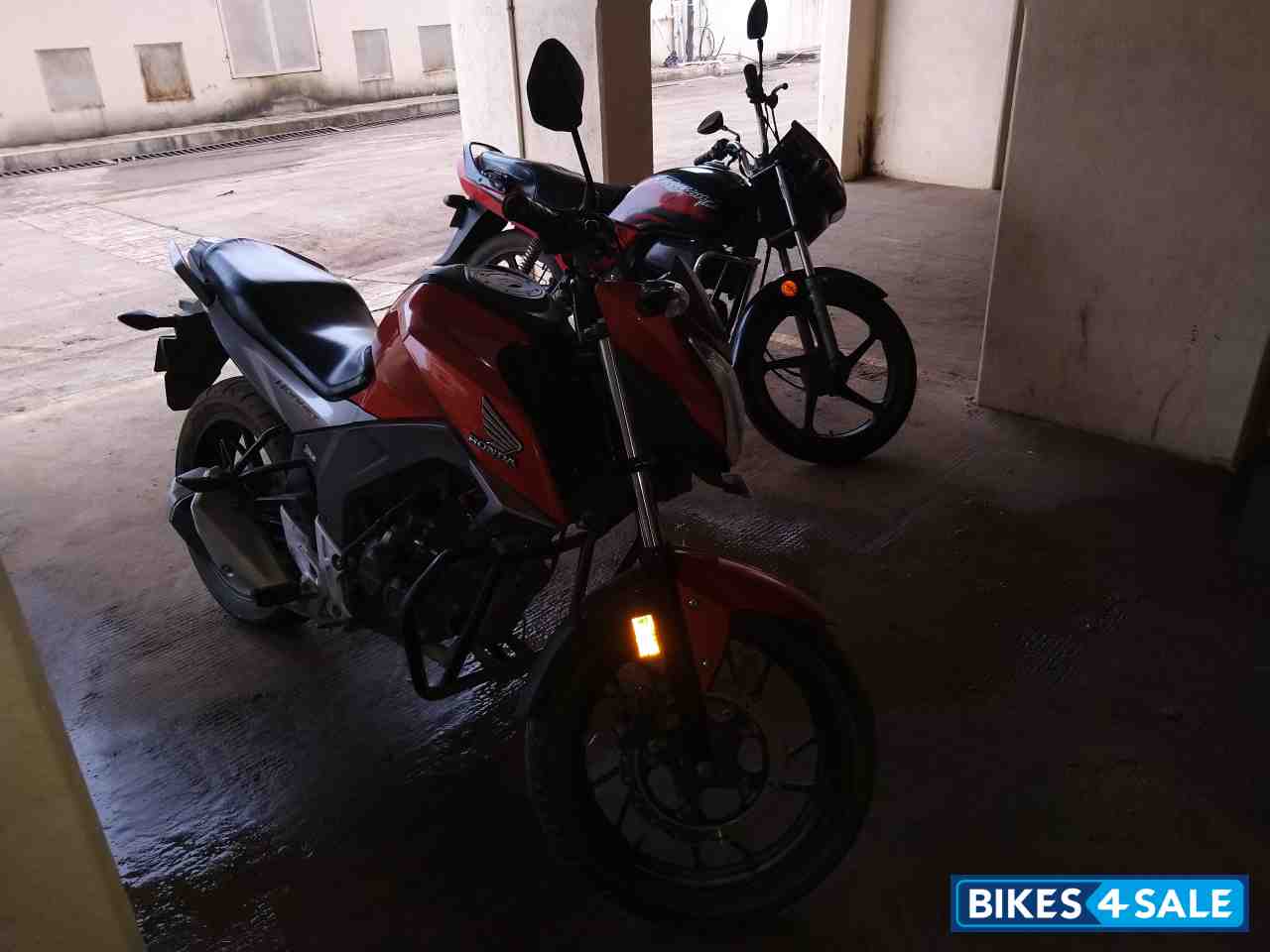 Honda CB Hornet 160R