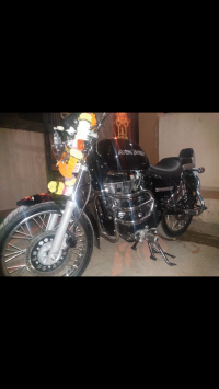 Black Royal Enfield Thunderbird 350
