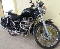 Black Royal Enfield Thunderbird 350