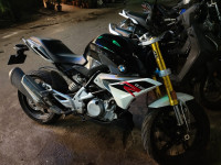 Cosmic Black BMW G 310 R