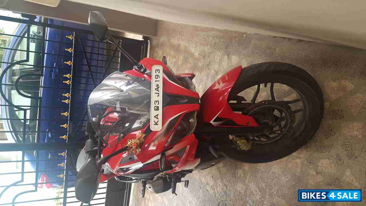 Bajaj Pulsar RS 200