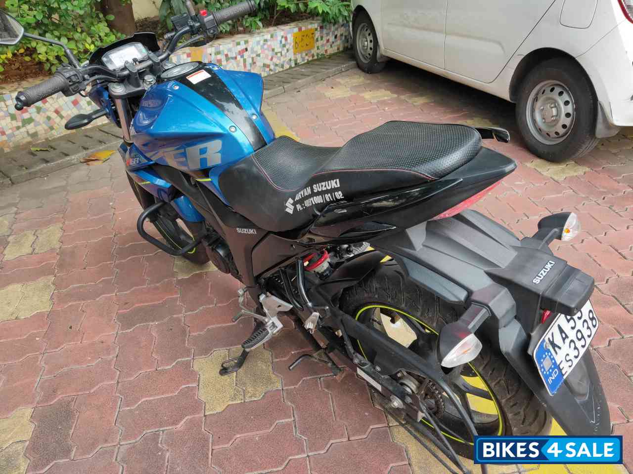 Triton Blue Suzuki Gixxer 150