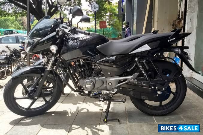 Black Bajaj Pulsar 150 DTSi
