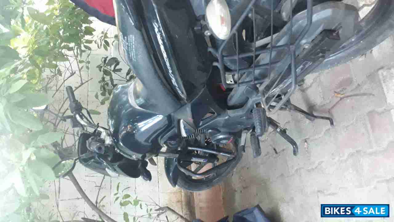 Black Honda CB Unicorn