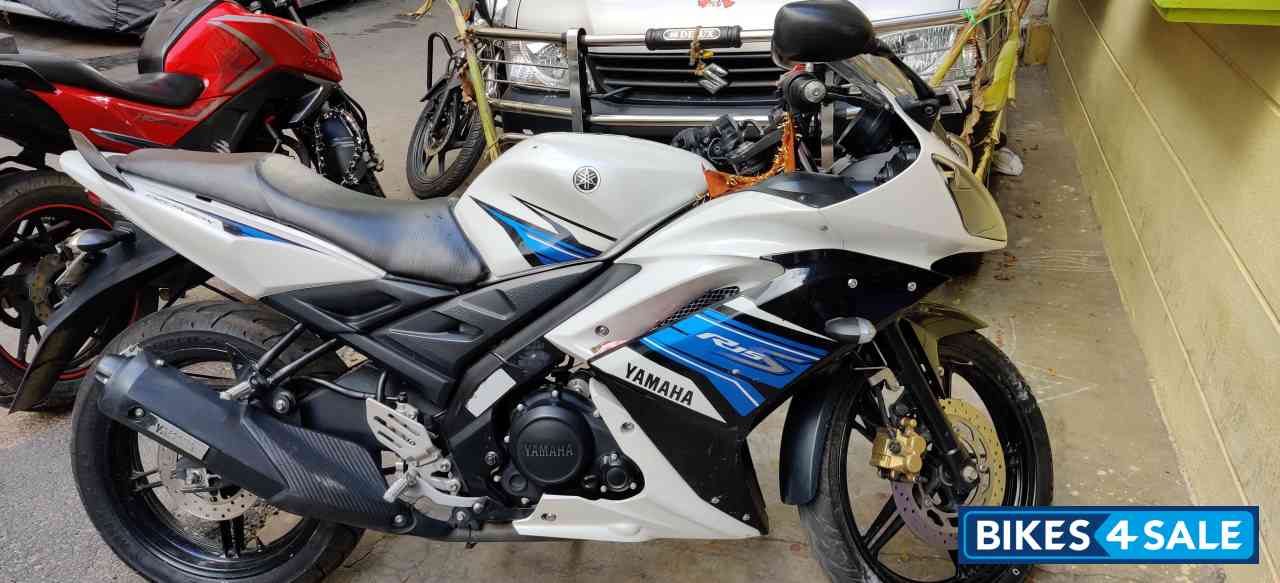 White With Black Yamaha YZF R15 S