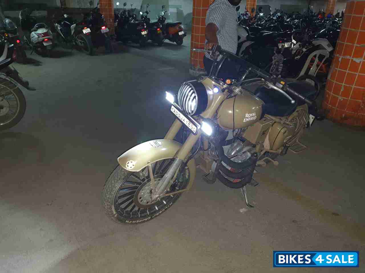 Royal Enfield Classic Desert Storm