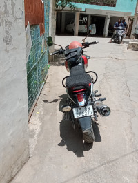 Bajaj V15