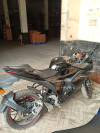 Glazing Black Suzuki Gixxer SF Fi