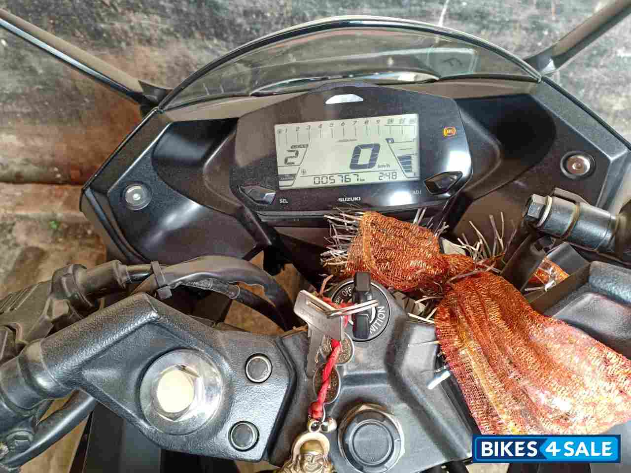 Glazing Black Suzuki Gixxer SF Fi