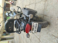 Black Bajaj Avenger Street 220