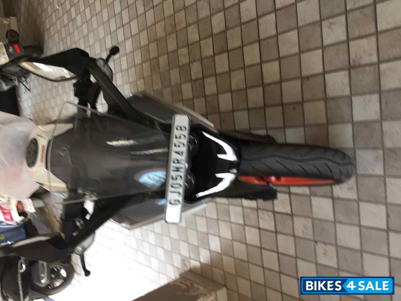 White KTM RC 200 White KTM RC 200