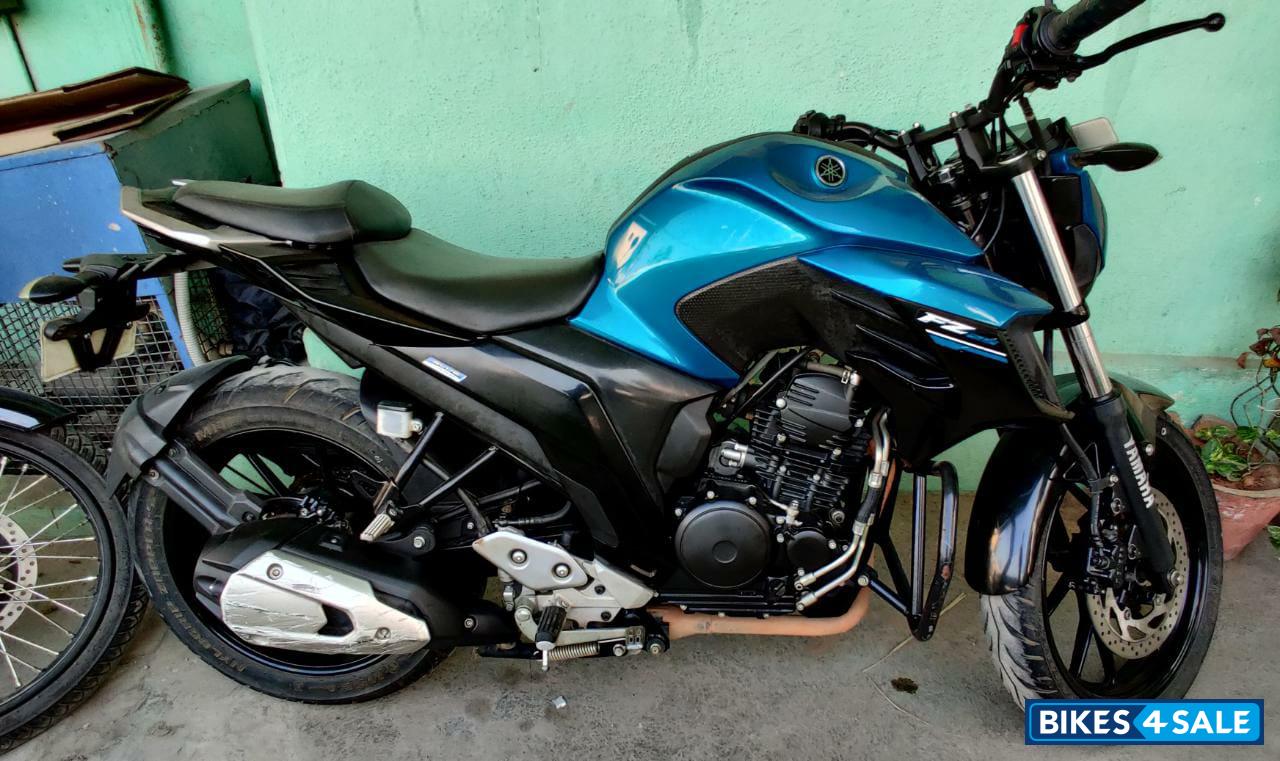 Yamaha FZ25