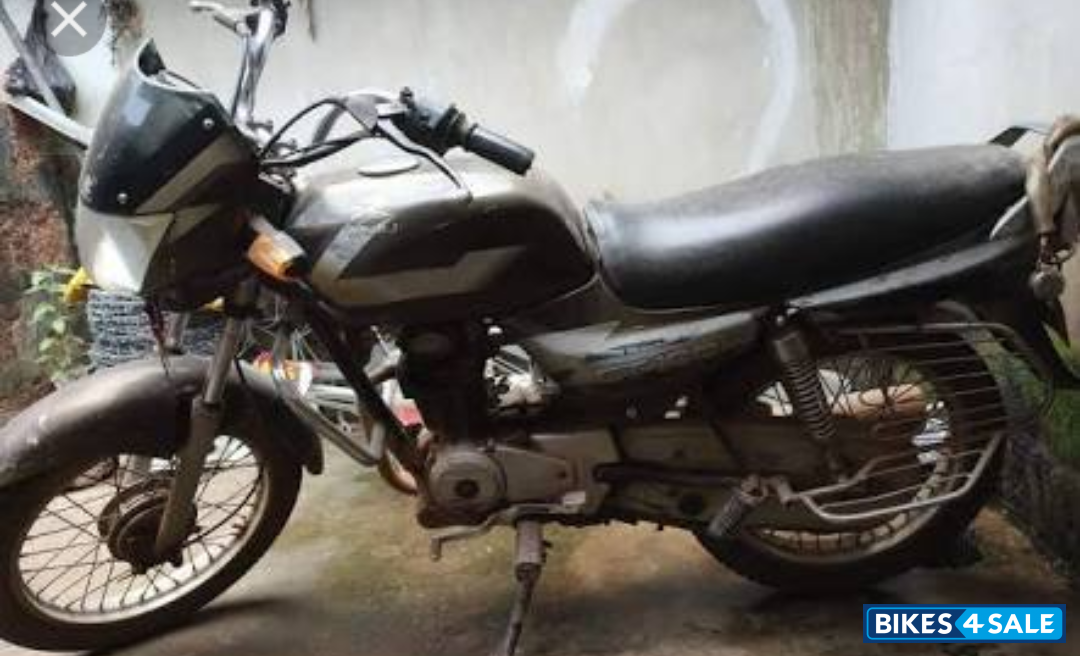 Black Bajaj CT 100