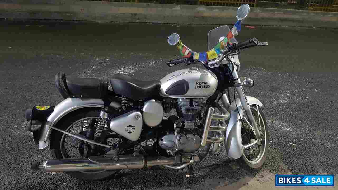 Silver Royal Enfield Classic 350