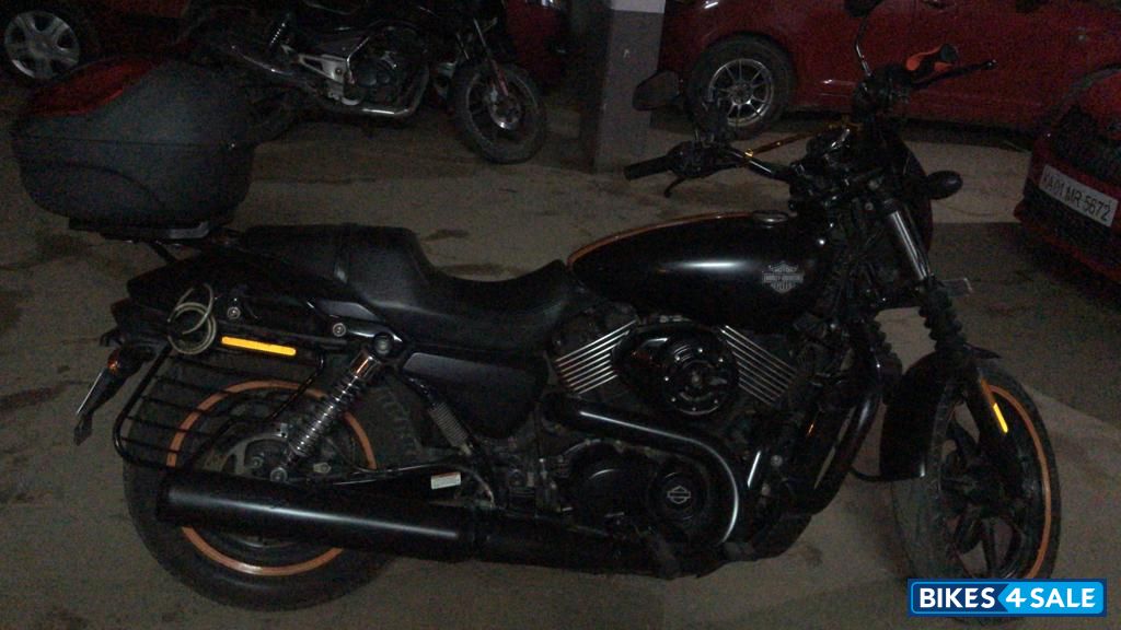 Matt Black Harley Davidson Street 750