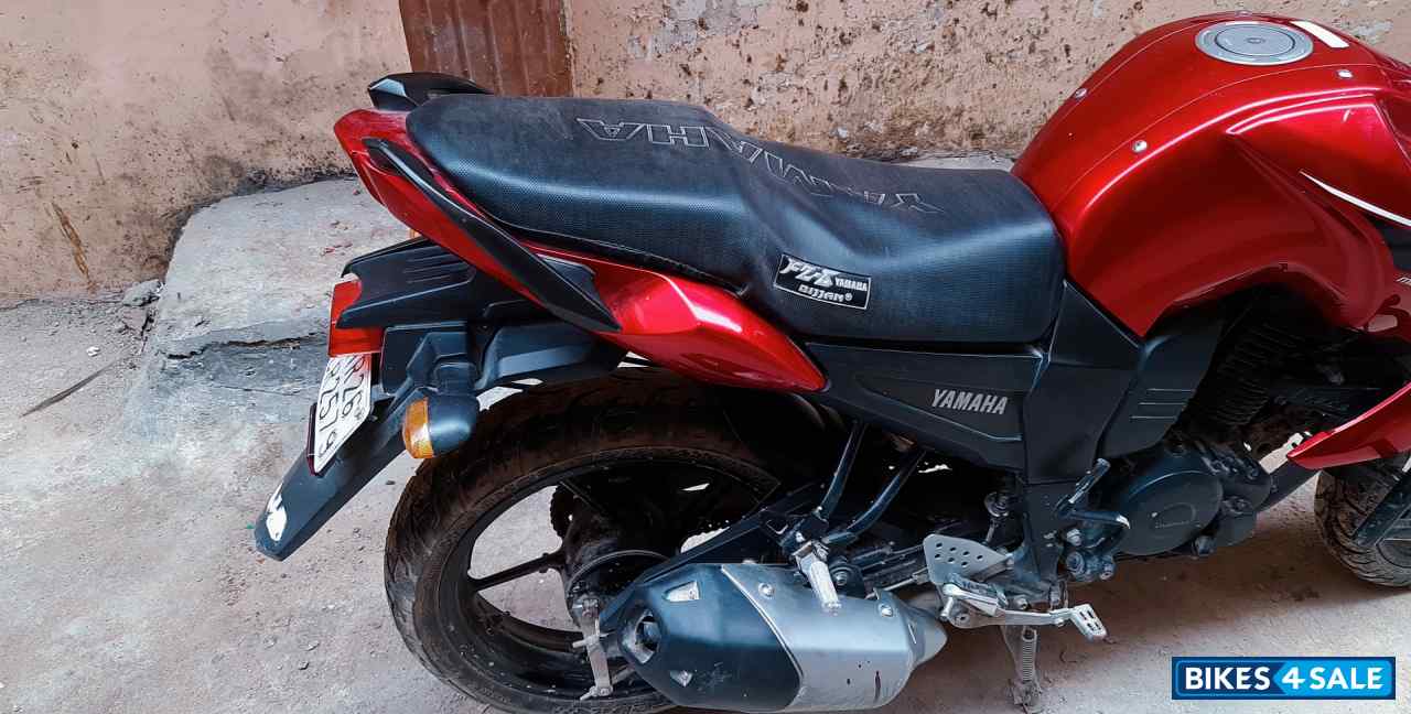 Red Yamaha FZ16
