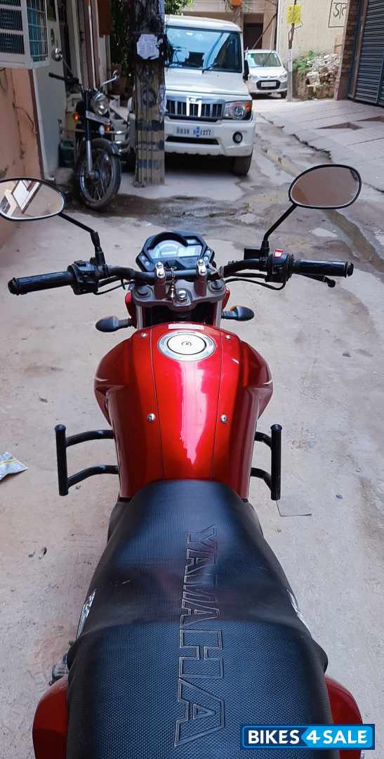 Red Yamaha FZ16