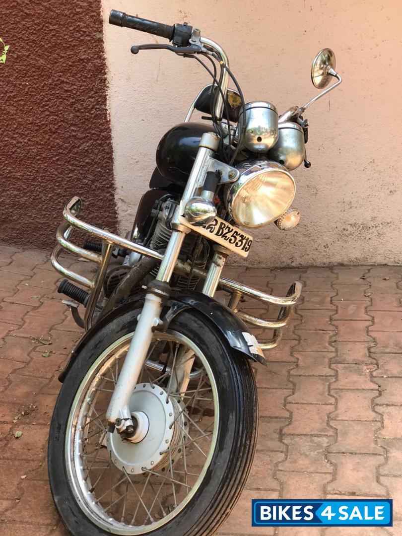 Black Royal Enfield Thunderbird 350 Black Royal Enfield Thunderbird 350