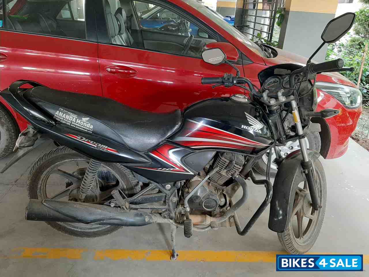 Black & Red Honda Dream Yuga