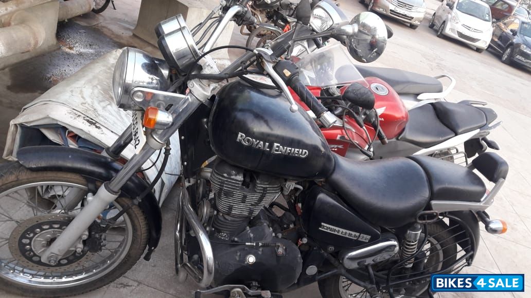 Matt Black Royal Enfield Thunderbird 350 Matt Black Royal Enfield Thunderbird 350