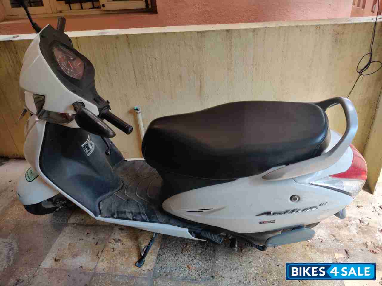 White Honda Activa 3G