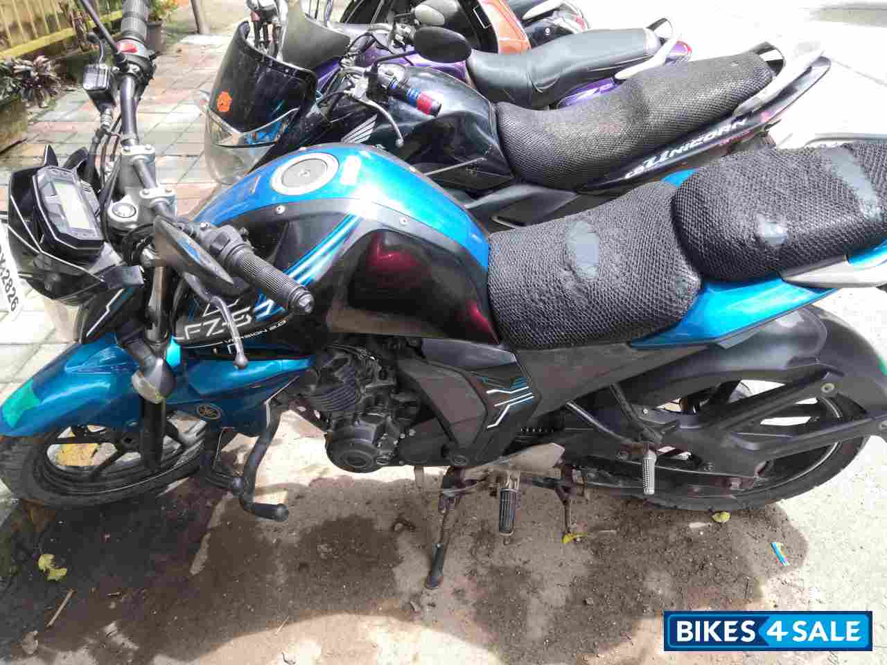 Blue Yamaha FZ-S FI V2