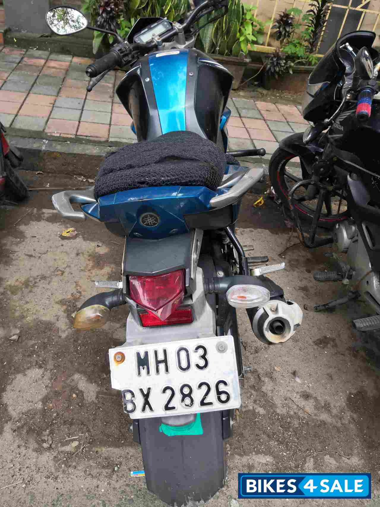 Blue Yamaha FZ-S FI V2