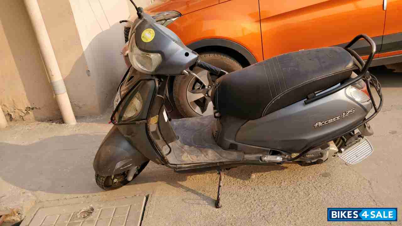 Smoke Grey Suzuki Access 125