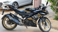 Black/gold Limited Yamaha YZF R15 V2
