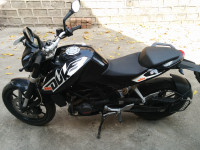Black KTM Duke 200