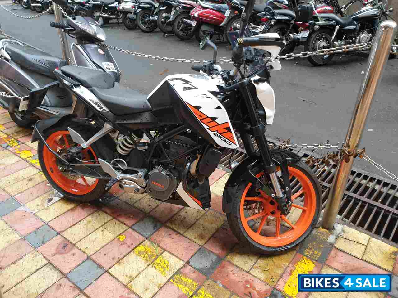 KTM Duke 200