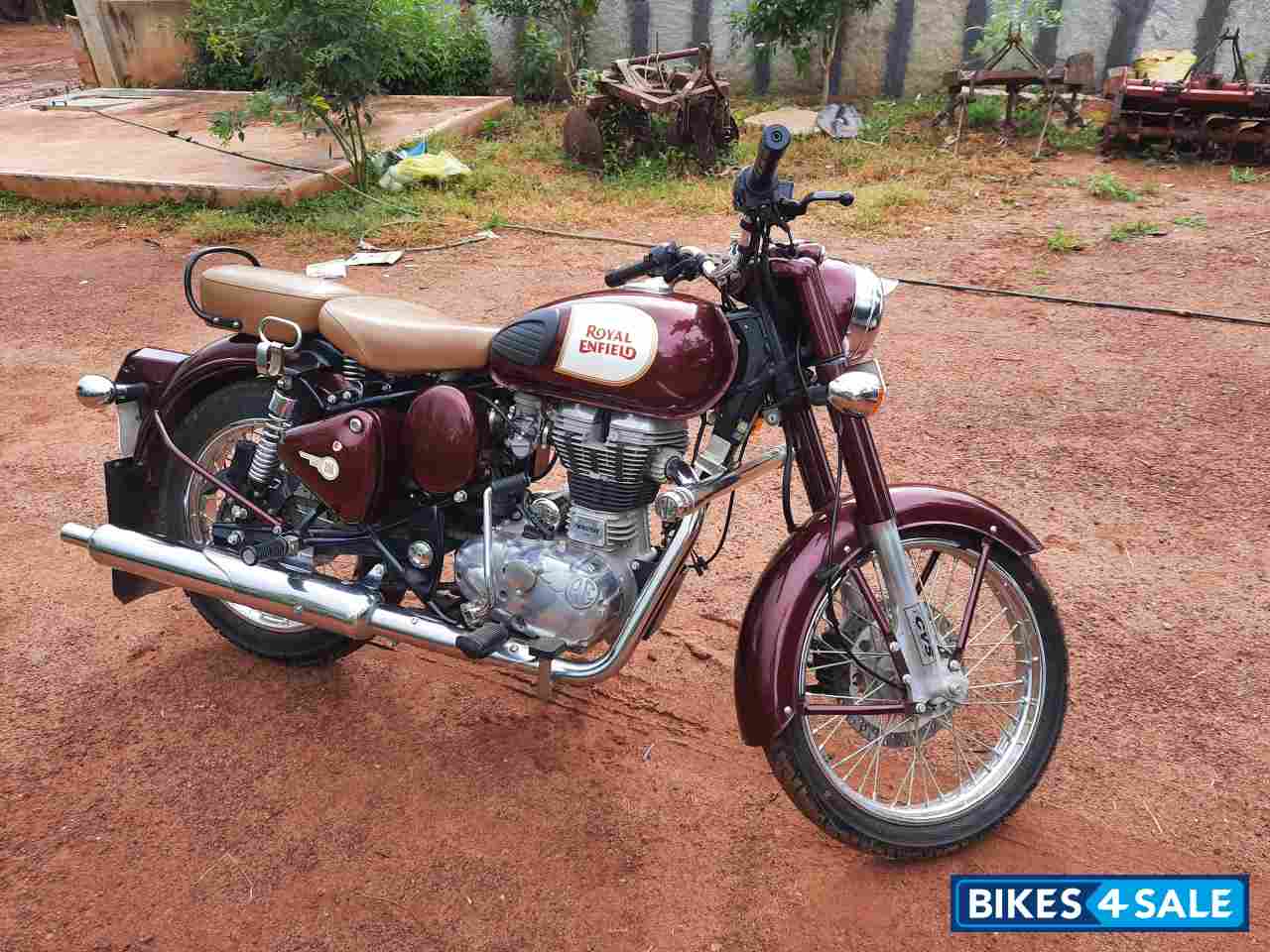 Maroon Royal Enfield Classic 350 Maroon Royal Enfield Classic 350