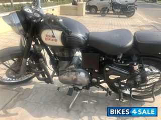 Black Royal Enfield Classic 350