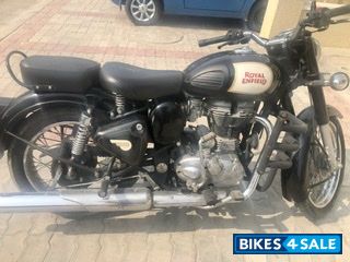 Black Royal Enfield Classic 350 Black Royal Enfield Classic 350